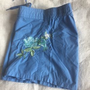 ALL ITEMS $7 to $10 ARE 5 FOR $20. 
Cute Gap Shorts